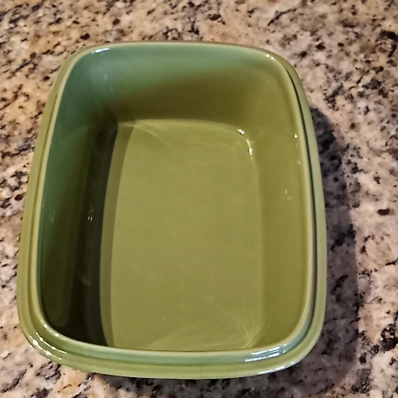 TEMP-TATIONS Presentable Ovenware Covered Green Casserole Dish. 4 Qt. by Tara. - Picture 6 of 16